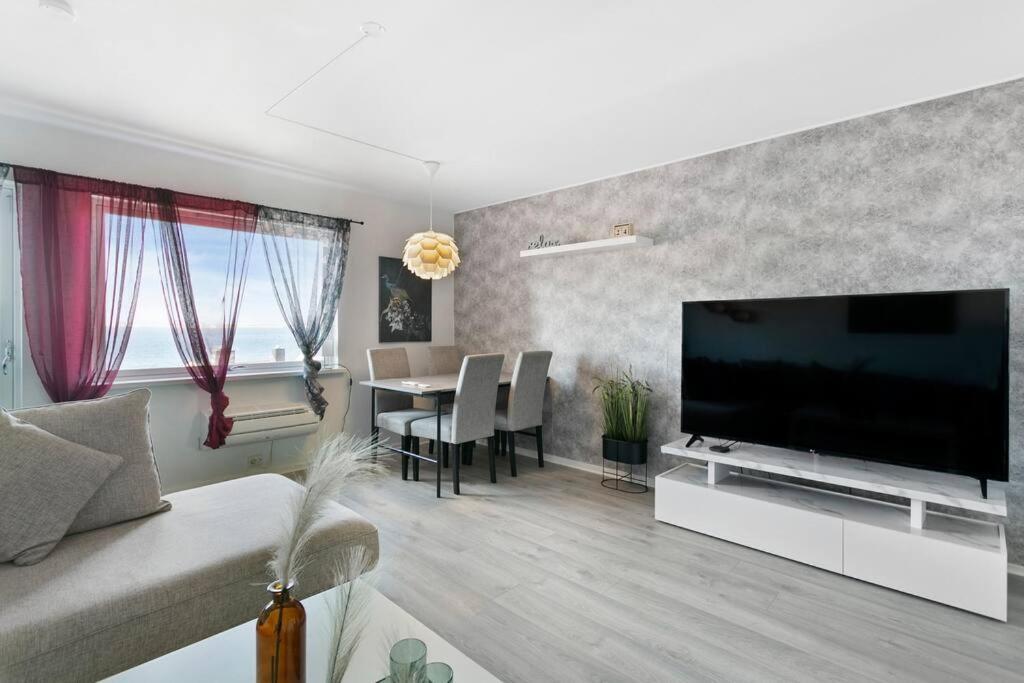 Koselig Sentrum Leilighet. Apartment Alesund Bagian luar foto