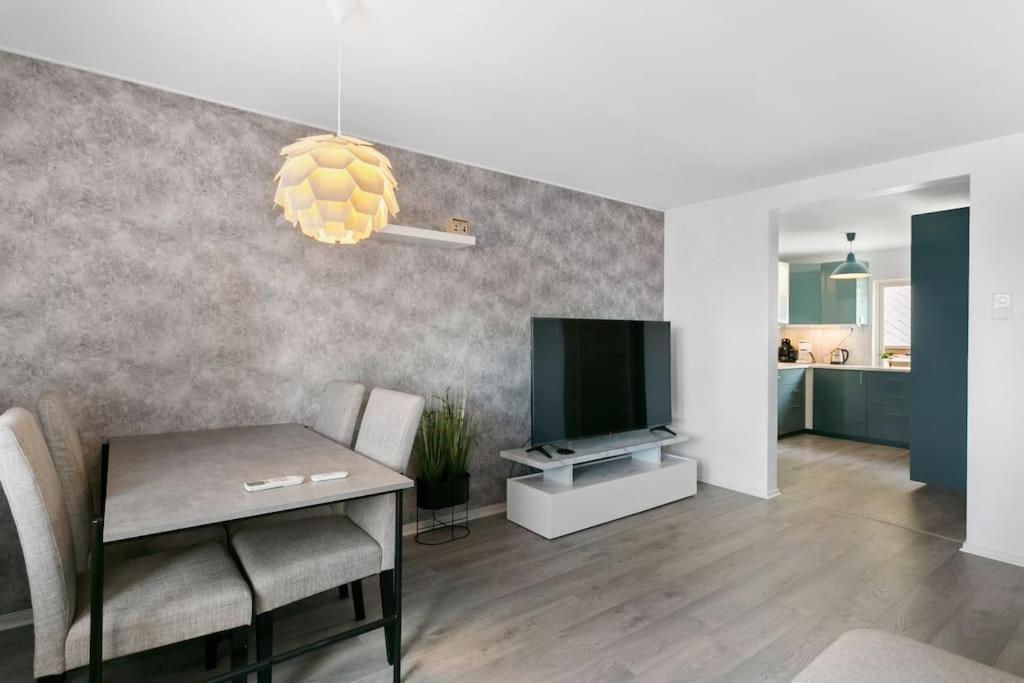 Koselig Sentrum Leilighet. Apartment Alesund Bagian luar foto