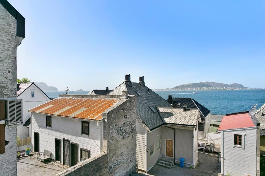 Koselig Sentrum Leilighet. Apartment Alesund Bagian luar foto